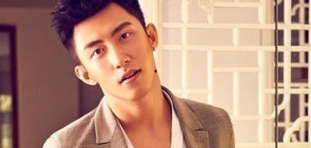 爱豆吃瓜娱乐酱黄景瑜,从爱豆到实力派,瓜田里的成长之路